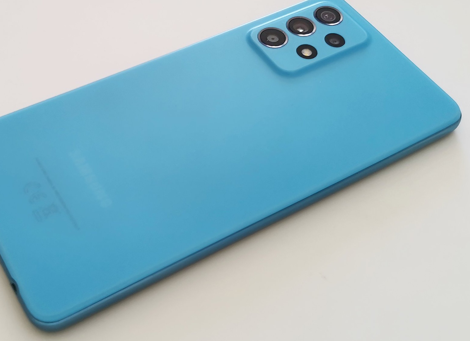 Обзор Samsung Galaxy A52 — смартфона, способного вызвать головную боль у Xiaomi