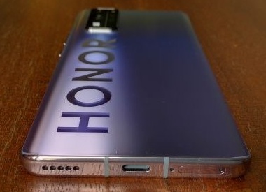 Обзор Honor 30 Pro+ — флагманского смартфона для любителей выделяться