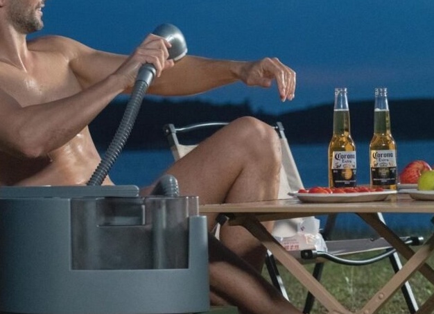 Yoomiily представила первый в мире портативный душ, который моет практически без воды