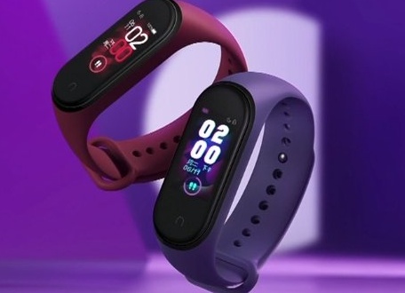 Стоит ли покупать новый Xiaomi Mi Band 4 вместо Mi Band 3
